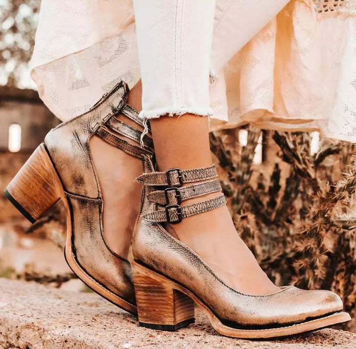 Izzy | Leather Pumps