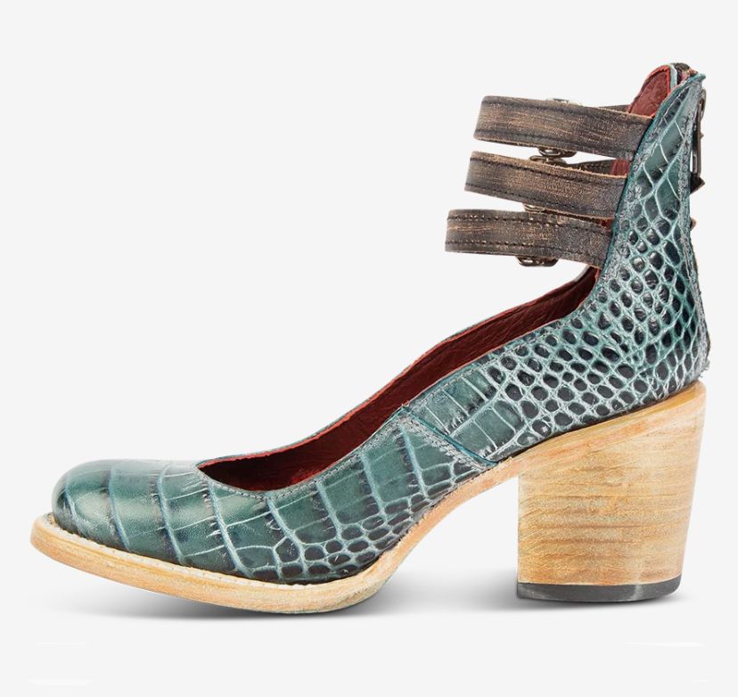 Izzy | Leather Pumps